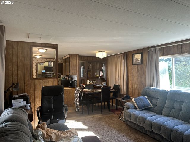 98825 PLEASANT HILL Dr 15, Brookings, OR 97415