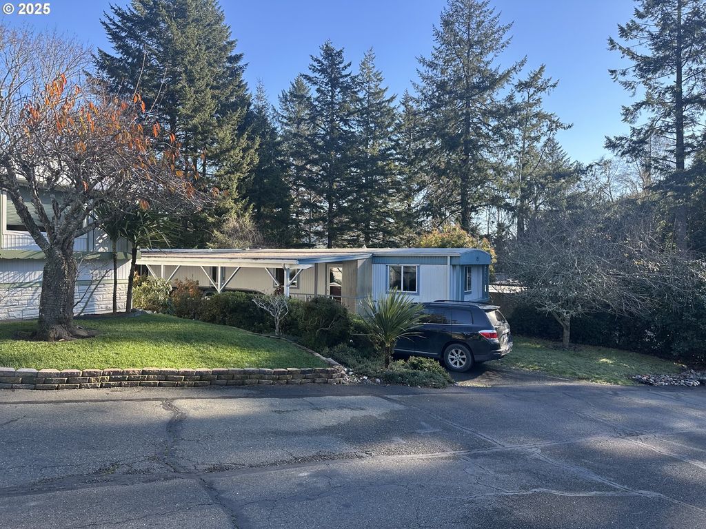 98825 PLEASANT HILL Dr 15, Brookings, OR 97415