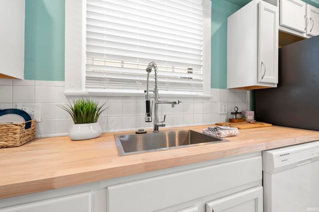 2707 N Clinton Street, Fort Wayne, IN 46805