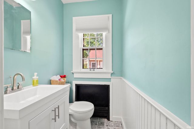 2707 N Clinton Street, Fort Wayne, IN 46805