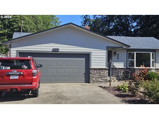 3142 MAPLE St, Longview, WA 98632
