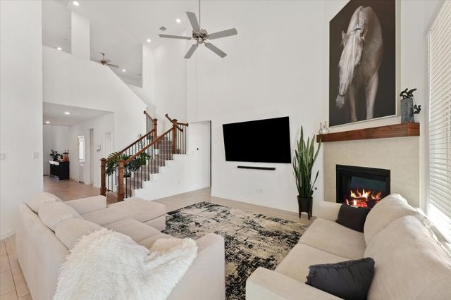 2026 Hollowcreek Trail, Lewisville, TX 75010