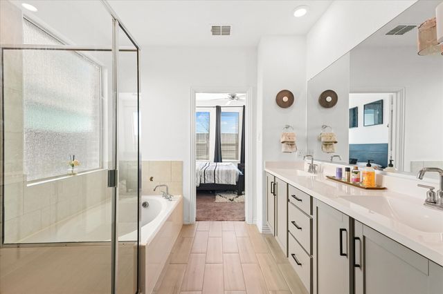 2026 Hollowcreek Trail, Lewisville, TX 75010