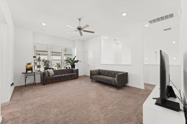 2026 Hollowcreek Trail, Lewisville, TX 75010