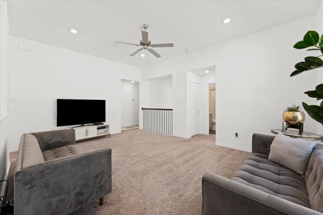 2026 Hollowcreek Trail, Lewisville, TX 75010