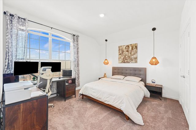 2026 Hollowcreek Trail, Lewisville, TX 75010