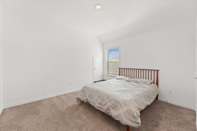 2026 Hollowcreek Trail, Lewisville, TX 75010