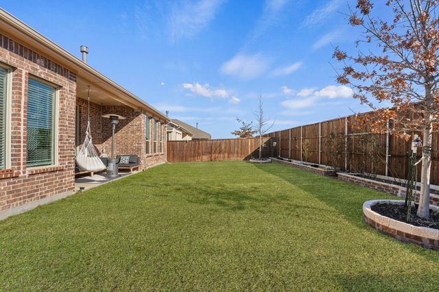 2026 Hollowcreek Trail, Lewisville, TX 75010