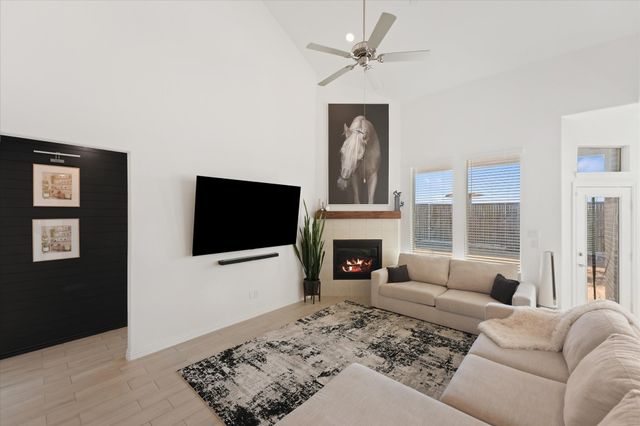 2026 Hollowcreek Trail, Lewisville, TX 75010