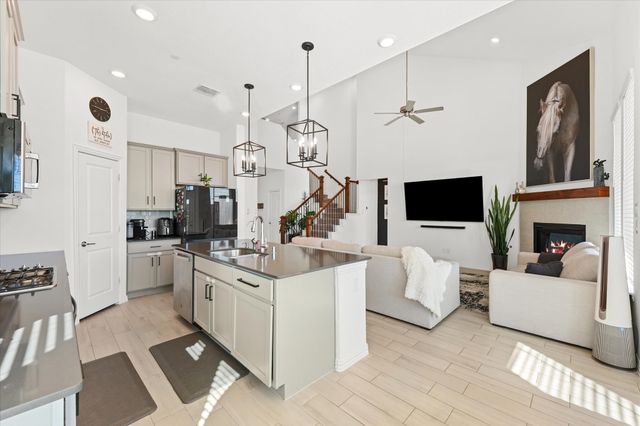 2026 Hollowcreek Trail, Lewisville, TX 75010