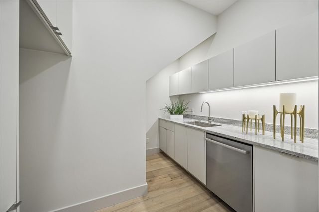 2129 Quenby Street, Houston, TX 77005