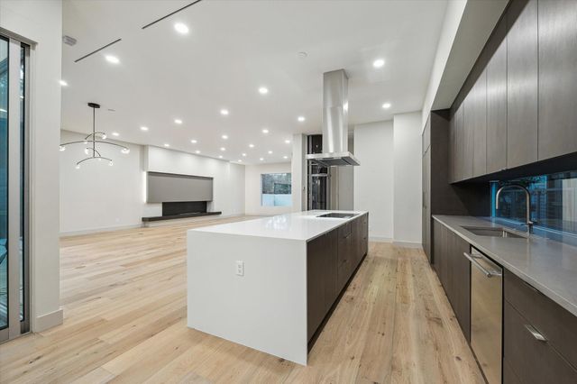 2129 Quenby Street, Houston, TX 77005