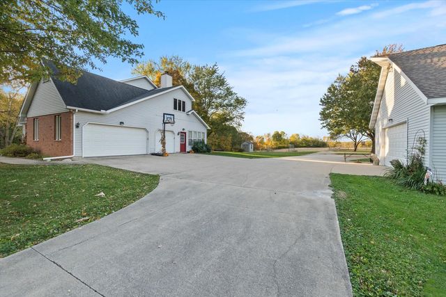 15344 Norrish Road, Morrison, IL 61270