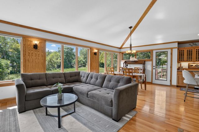 4015 Oakland Street, Saint Bonifacius, MN 55375
