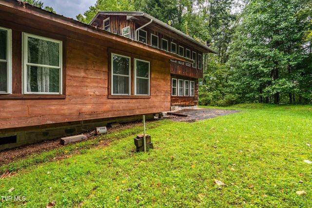 141 Barry Blevins Lane, Shady Valley, TN 37688