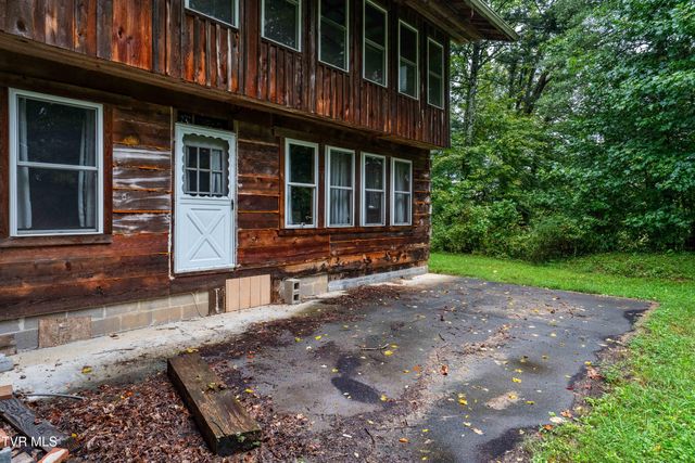 141 Barry Blevins Lane, Shady Valley, TN 37688