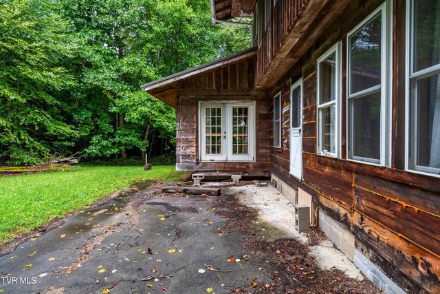 141 Barry Blevins Lane, Shady Valley, TN 37688