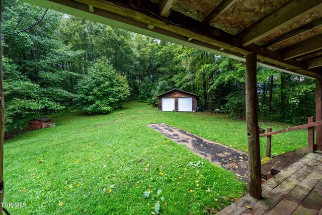 141 Barry Blevins Lane, Shady Valley, TN 37688