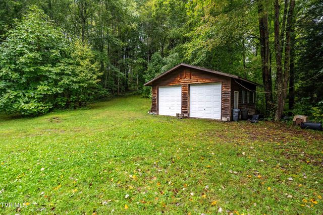 141 Barry Blevins Lane, Shady Valley, TN 37688