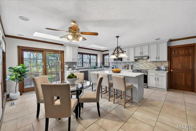 11068 Graeser Lane, St Louis, MO 63141