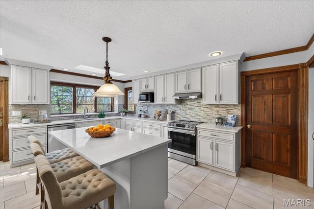 11068 Graeser Lane, St Louis, MO 63141