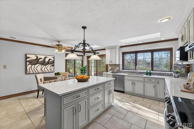 11068 Graeser Lane, St Louis, MO 63141