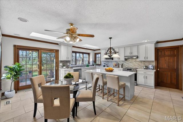 11068 Graeser Lane, St Louis, MO 63141