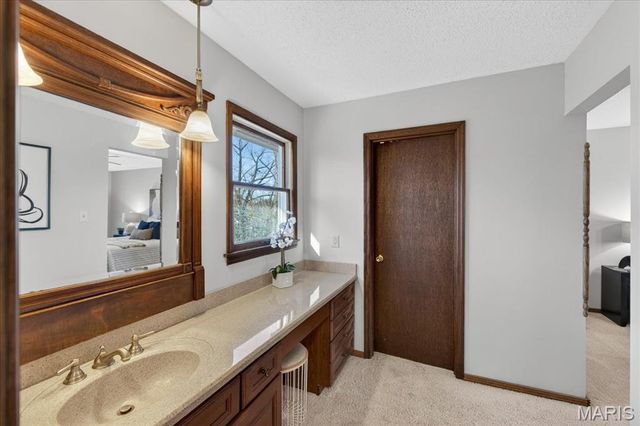 11068 Graeser Lane, St Louis, MO 63141