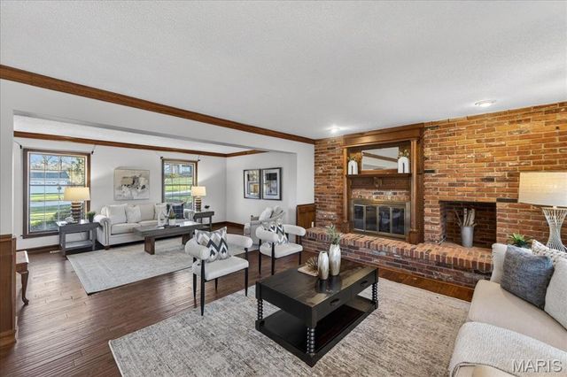 11068 Graeser Lane, St Louis, MO 63141