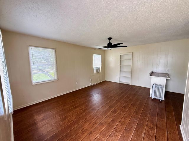 519 Mcguire Ln, Huntsville, TX 77340