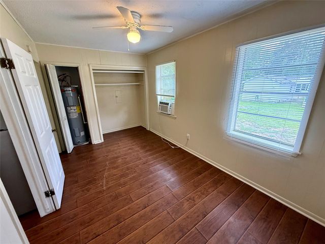 519 Mcguire Ln, Huntsville, TX 77340