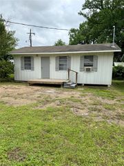 519 Mcguire Ln, Huntsville, TX 77340