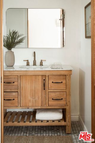 1757 S Ogden Drive, Los Angeles, CA 90019