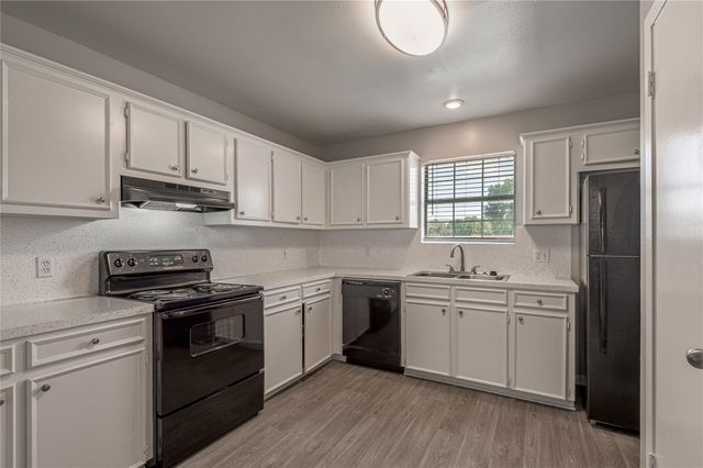 600 Palm Street 8, Huntsville, TX 77340