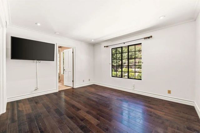 1060 Chantilly Road, Los Angeles, CA 90077