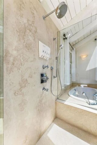 1060 Chantilly Road, Los Angeles, CA 90077