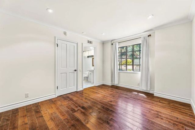 1060 Chantilly Road, Los Angeles, CA 90077
