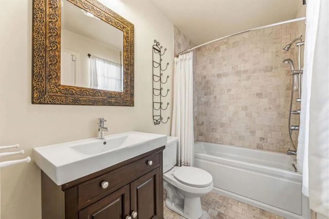 1060 Chantilly Road, Los Angeles, CA 90077