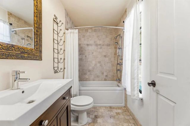 1060 Chantilly Road, Los Angeles, CA 90077