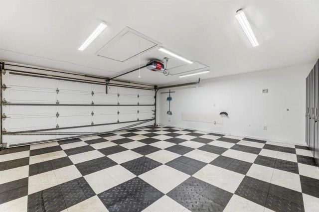 1060 Chantilly Road, Los Angeles, CA 90077