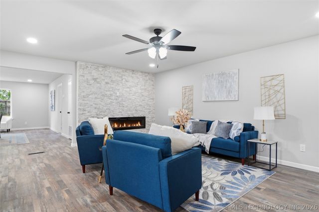 912 E Teresa Avenue, Sapulpa, OK 74066