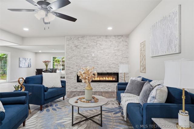 912 E Teresa Avenue, Sapulpa, OK 74066