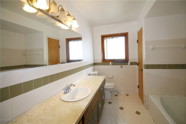 6963 Anthony Lane, Parma Heights, OH 44130