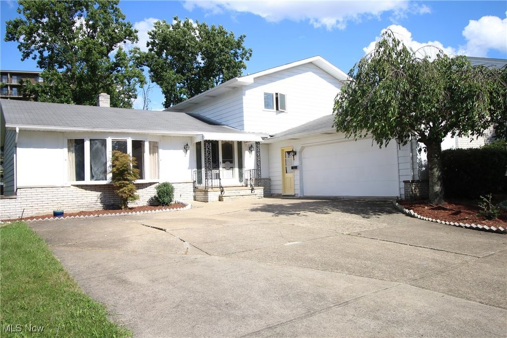 6963 Anthony Lane, Parma Heights, OH 44130