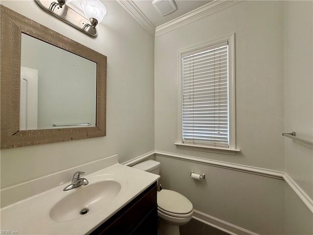 1200 Camden PL, Chesapeake, VA 23320