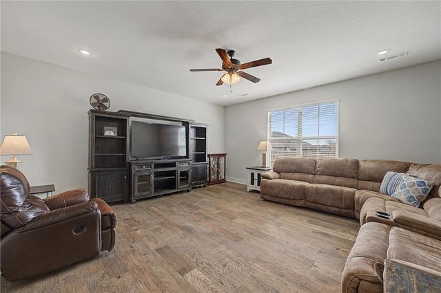 1220 Brandon Way, Bentonville, AR 72713