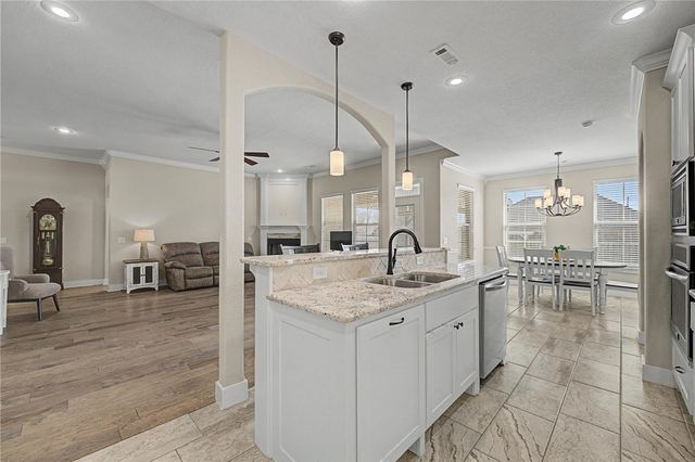 1220 Brandon Way, Bentonville, AR 72713