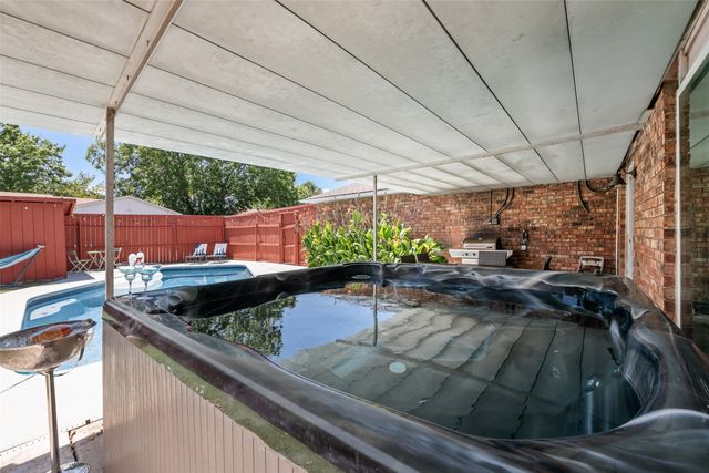 9230 Millwood Drive, Rowlett, TX 75088