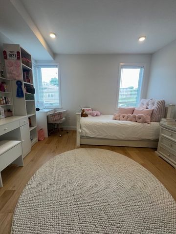 201 Pleasant 2, Marblehead, MA 01945