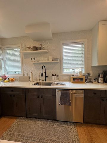 201 Pleasant 2, Marblehead, MA 01945
